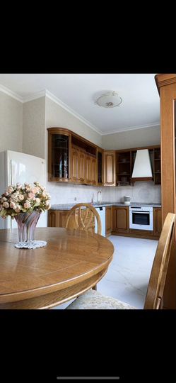 4-к. квартира, 140 м², 3/5 эт.