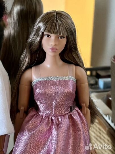 Barbie looks Simone