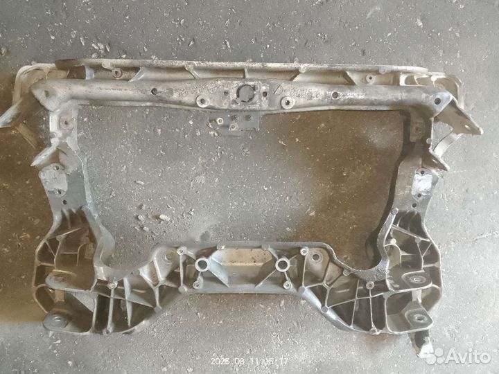 Балка подвески передняя (подрамник) Mercedes W203