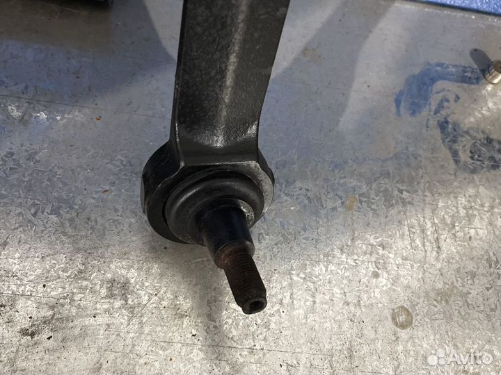 Амортизатор передный левый полный привод 4matik Me