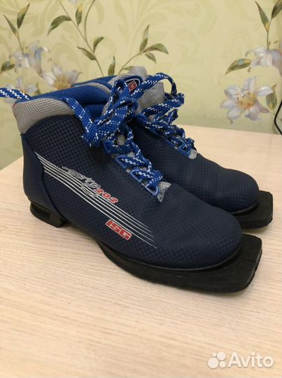 Лыжные ботинки