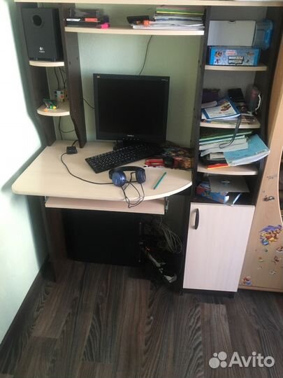 Компьютерный стол