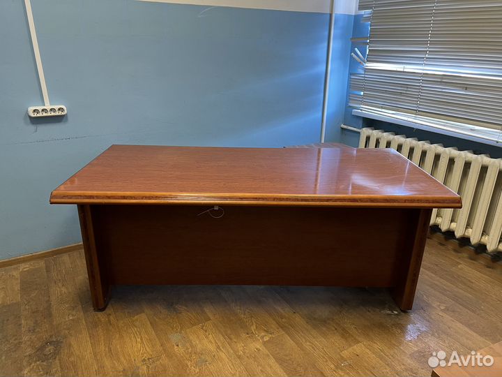 Стол директора из натурального дерева