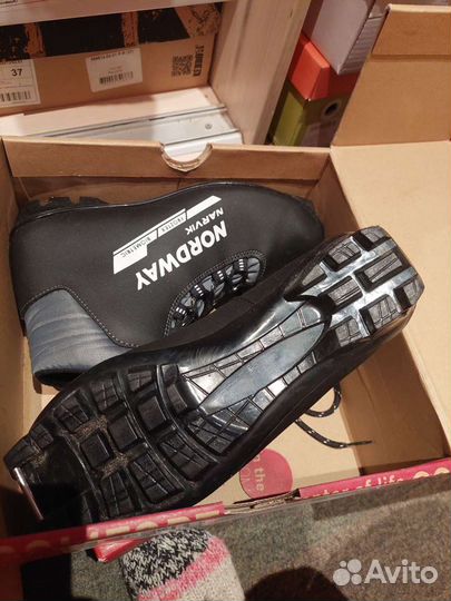 Лыжные ботинки