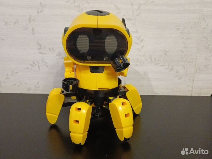 Игрушка робот