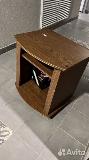 Тумба под телевизор столик