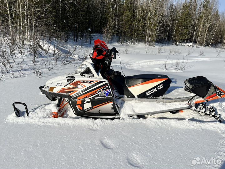 Снегоход Arctic Cat m8