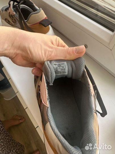 Кроссовки zara