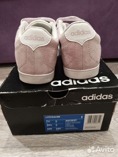 Женские кроссовки adidas