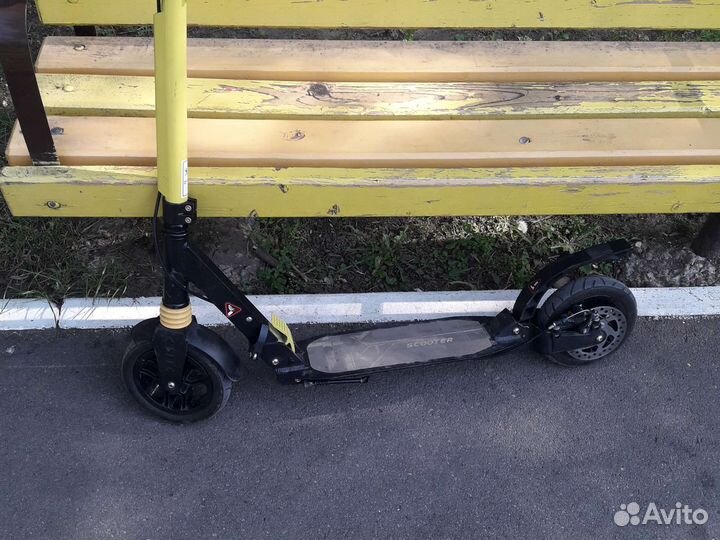Самокат с дисковым тормозом