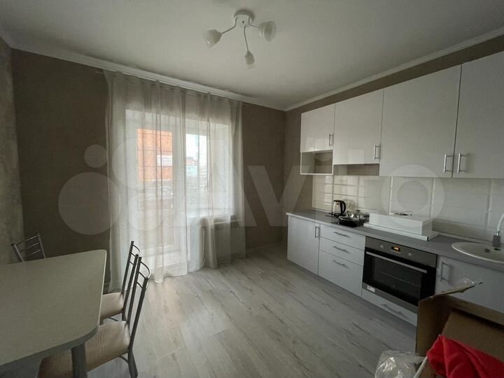 2-к. квартира, 58 м², 3/16 эт.