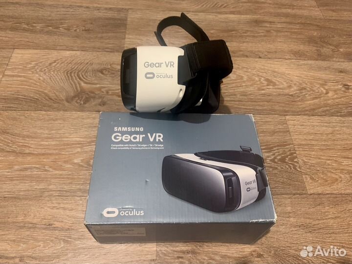 Очки виртуальной реальности Samsung Gear VR