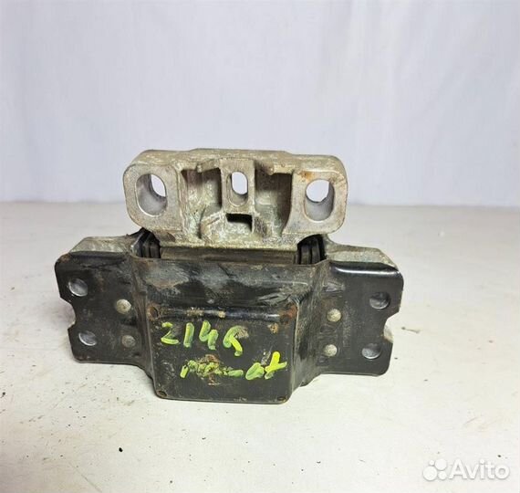 Опора двигателя VW Passat (B6) 2005-2010