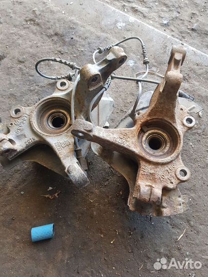 Кулак поворотний Opel Corsa D