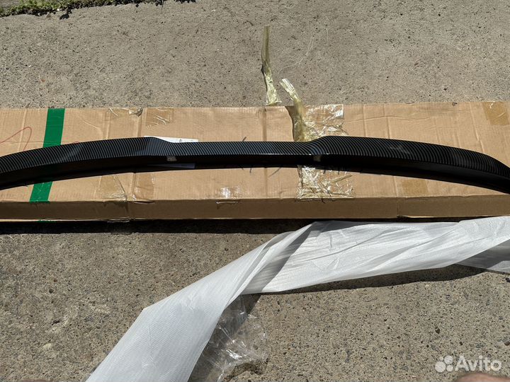 Спойлер/ накладка на крышку багажника BMW G30