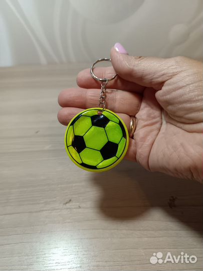 Брелок для ключей светоотражающий