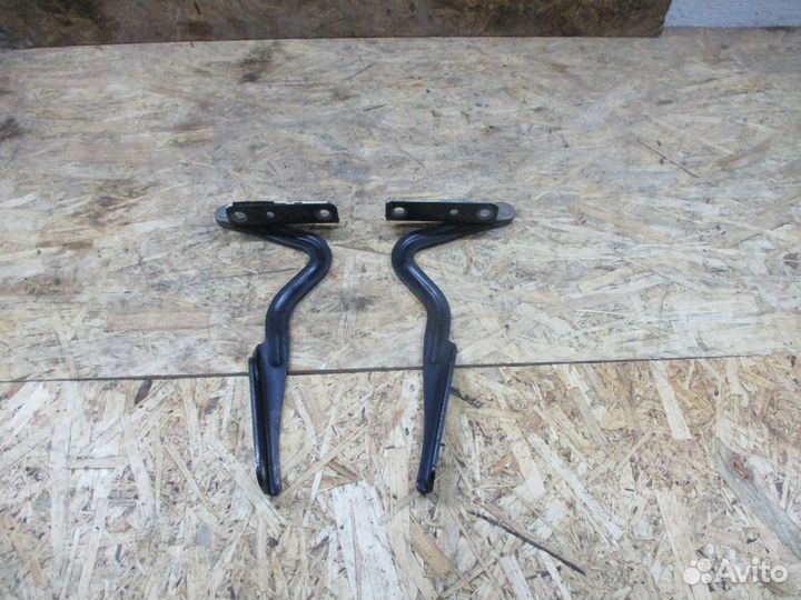 Петля капота Ниссан Патрол Y 61