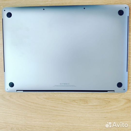 Apple MacBook Pro 17 2017г