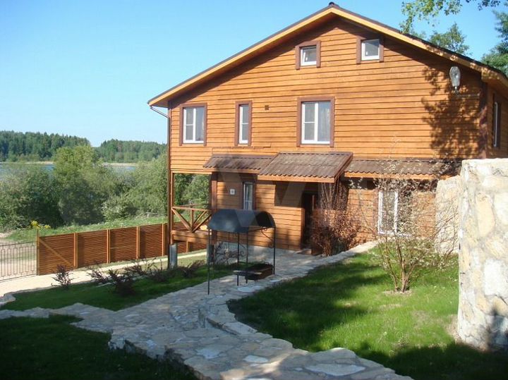 Коттедж 200 м² на участке 100 сот.