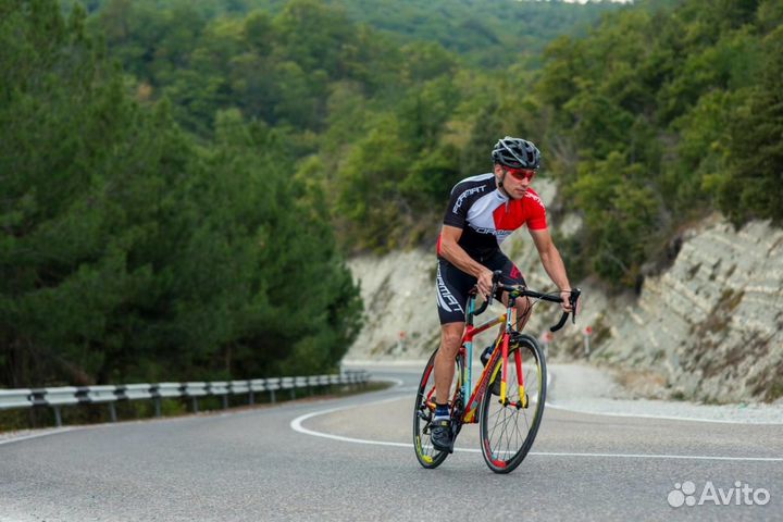 Велосипед 700C Format 2213 красно-голубой