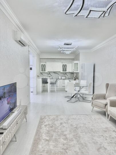 2-к. квартира, 71 м², 6/42 эт.