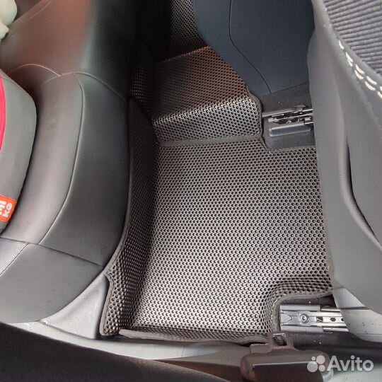 Комплект EVA ковриков на Toyota Corolla с бортами