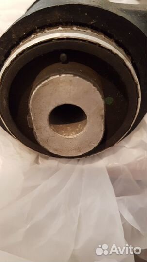 Новый оригинальный рычаг W210 4 matic