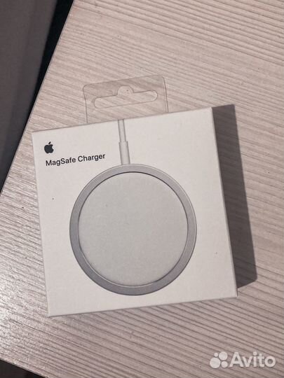 Беспроводная зарядка для iPhone