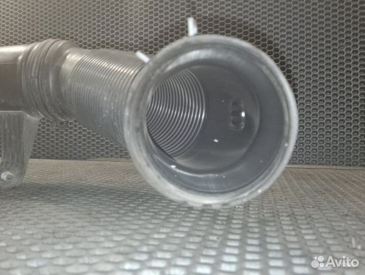 Патрубок интеркулера Volkswagen Passat CC