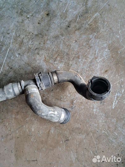 Патрубок охлаждения на BMW E65 E66