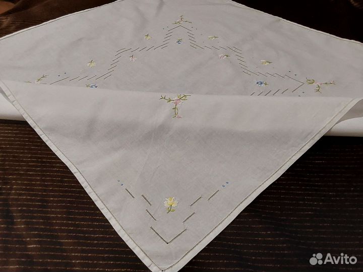 Винтажная чайная скатерть, очень красивая и нежная