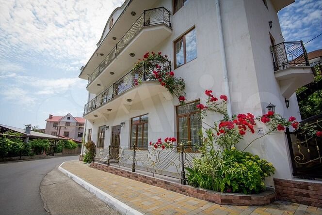 2-к. квартира, 46 м², 1/3 эт.