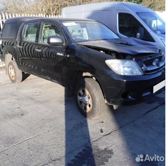 Запчасти на Toyota Hilux 7