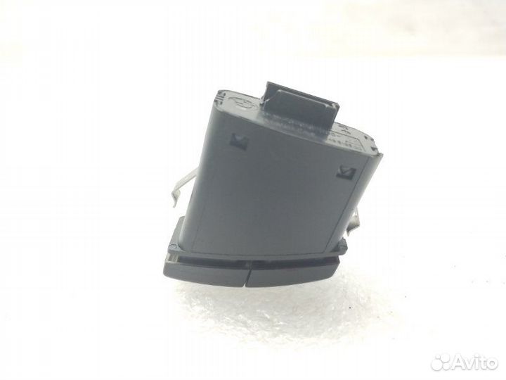 Кнопка аварийной сигнализации Bmw 5-Series E60 2.5