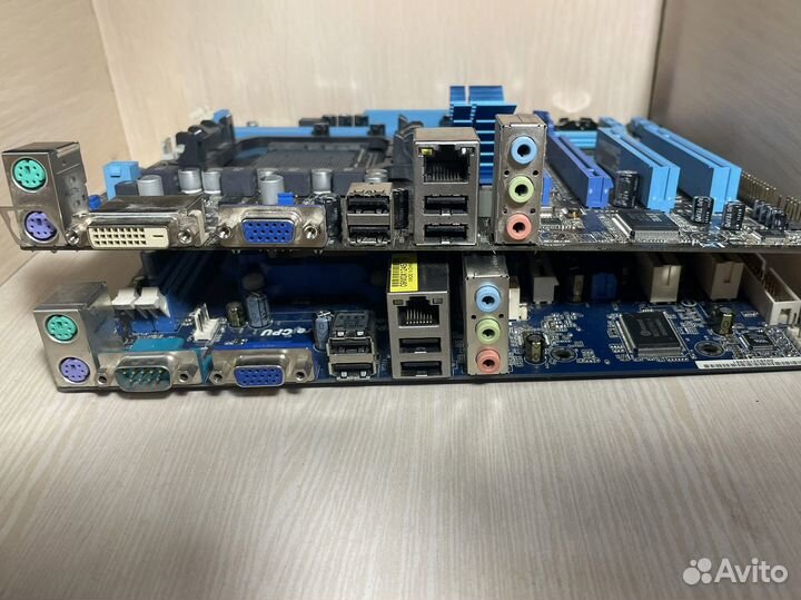 Экспериментальный набор: неисправные материнки на