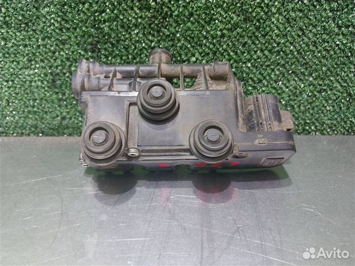 Блок клапанов пневмоподвески Land Rover Discovery