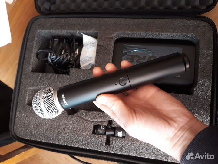 Радиомикрофон shure BLX4 M17