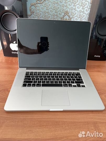 MacBook Pro 15 (2015) Intel i7 / 16 / 512 / M370X