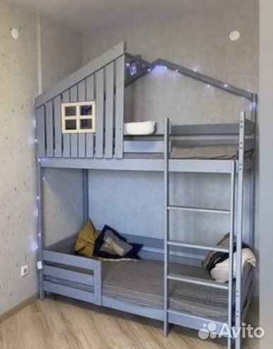 Кровать двухъярусная домик яновый