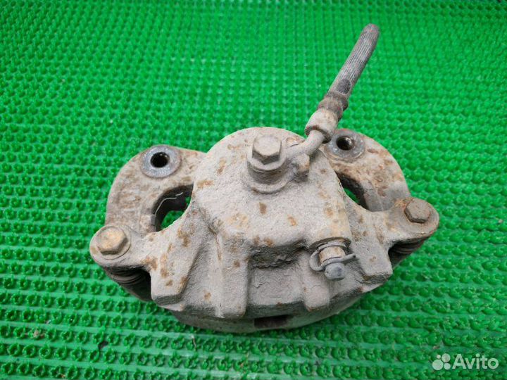 Суппорт передний левый Hyundai Sonata EF G6BA 2005