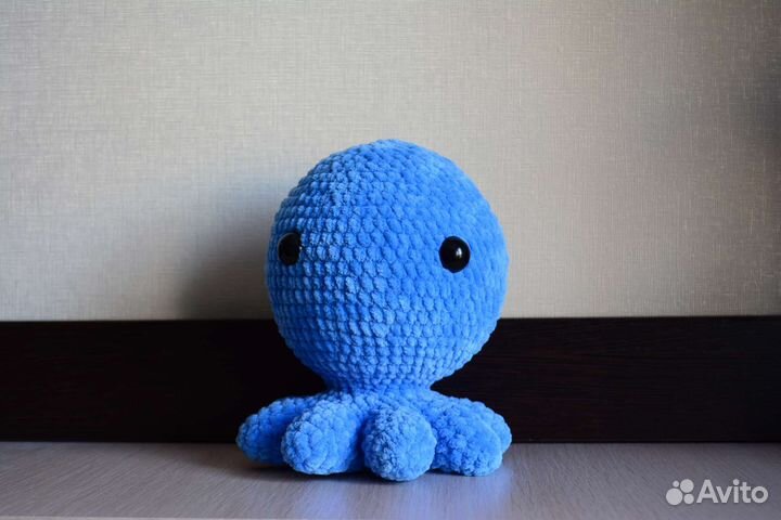 Вязаный плюшевый осьминог