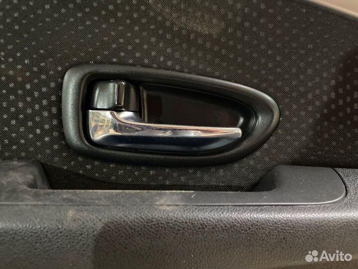 Ручка салона передняя левая Nissan Almera G15