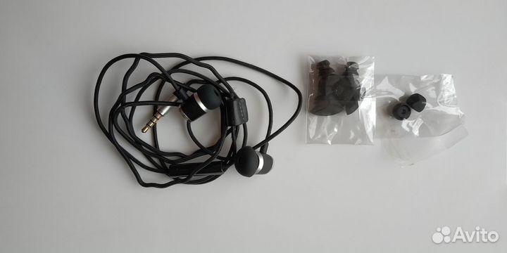 Наушники проводные