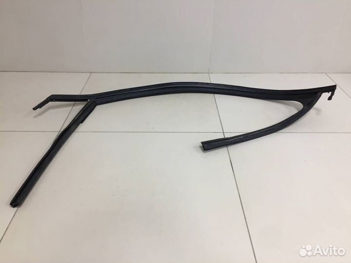 Уплотнитель стекла двери Volkswagen Taos 2020