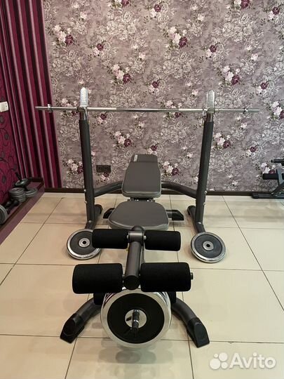 Скамья для жима со стойками и штангой