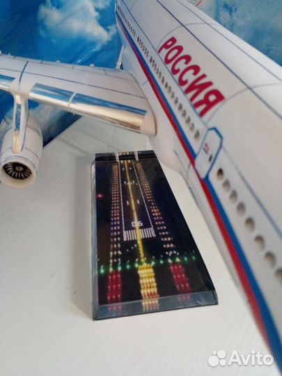 Модель самолёта Ил-96-300 сло Россия ручной работы