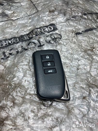 Электронный ключ Lexus Nx седан 2021