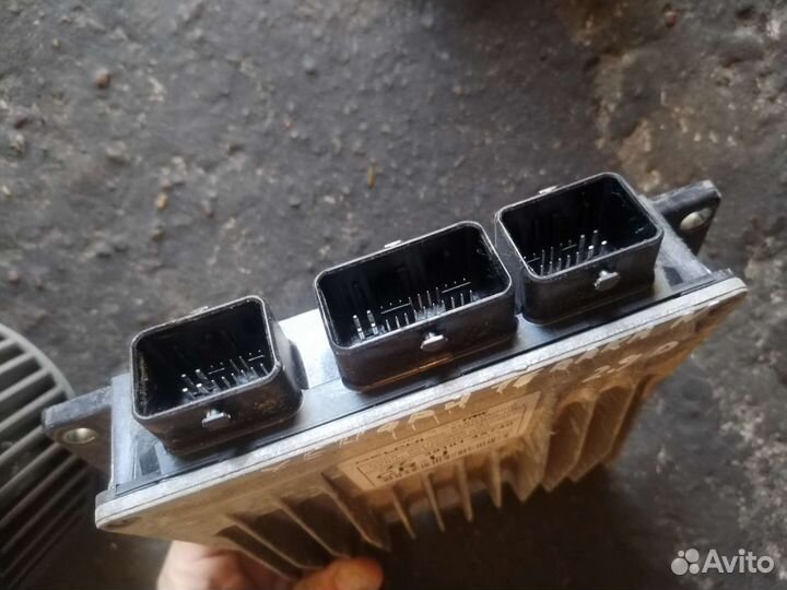 Эбу(мозги ) хендай терракан 2.9дизель2001-7г