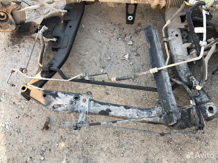 Подрамник Рено Дастер