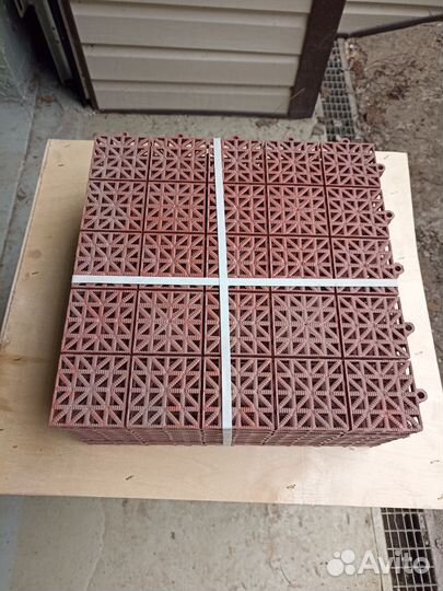 Пластиковое садовое покрытие (модульная плитка)